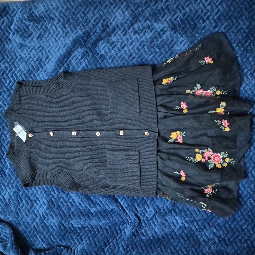 By Anthropologie Sleeveless Cardigan Sweater W Embroided Floral Dress Size L NWT - Picture 17 of 17